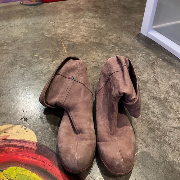 Brown leather Prada boots - Picture 6 of 9